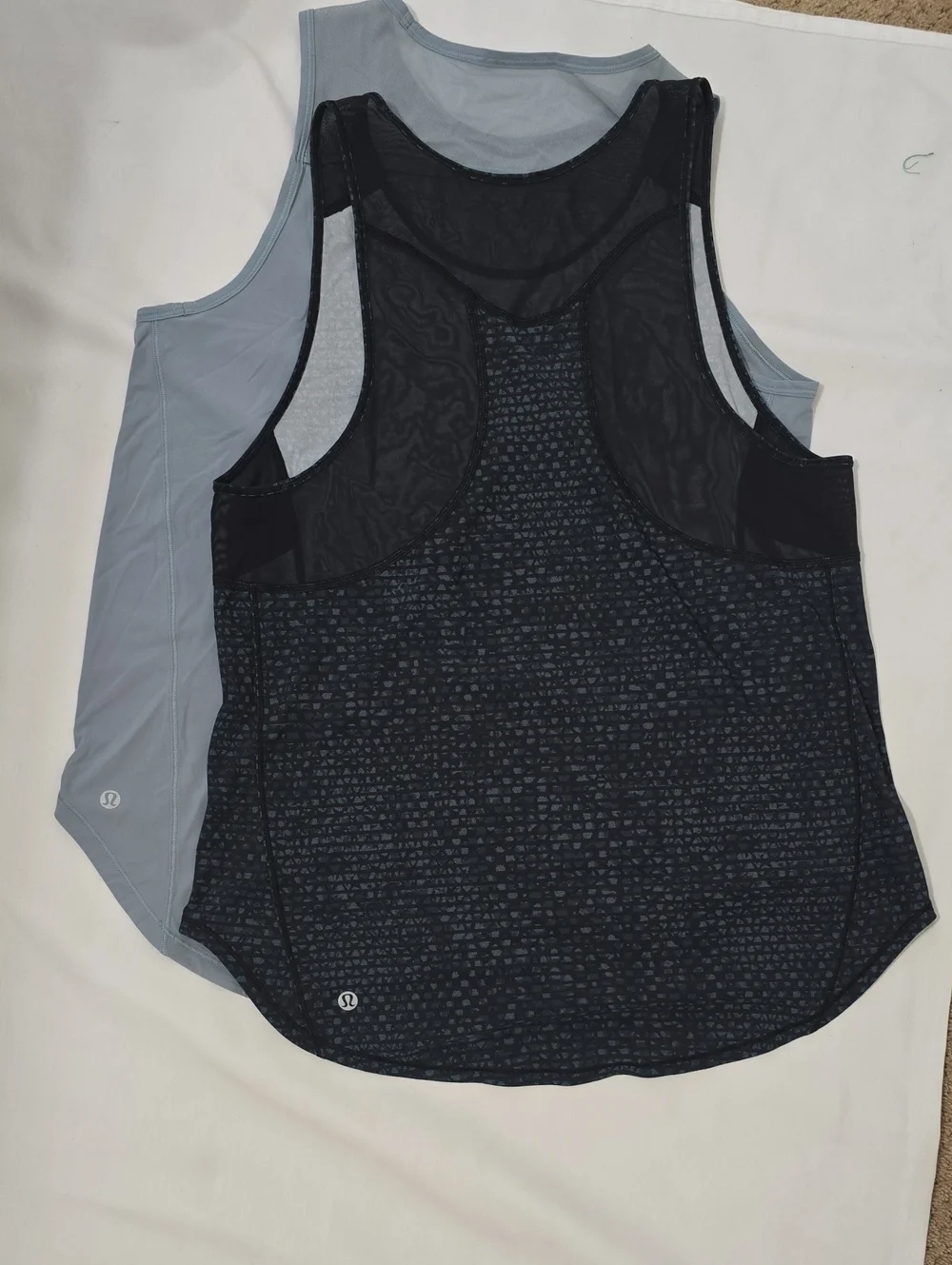 lululemon athletica Women’s Black & Light Gray Athletic Tank Top Bundle M